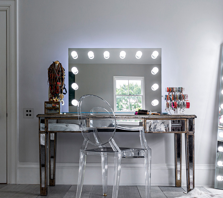 Makeup Mirror Illuminated Mirrors, Table Top Vanity Mirror Uk
